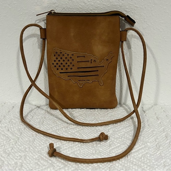 Vegan Leather Two Pocket Adjustable Strap Crossbody Bag with USA Flag Design - Picture 3 of 3